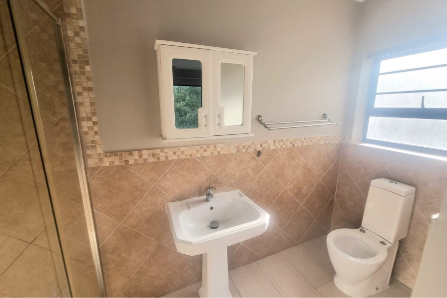 To Let 3 Bedroom Property for Rent in Beacon Bay Eastern Cape